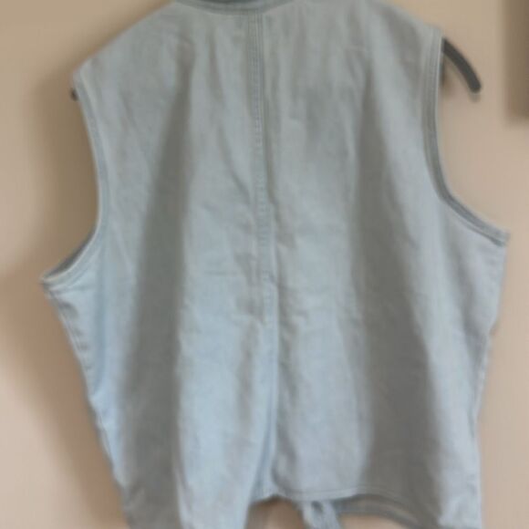 NWT Levi’s Denim Knot Front Top size Large - Picture 6 of 6